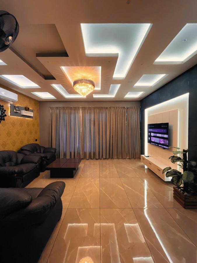 Bbc Luxury Apartments Perintalmanna Exteriör bild
